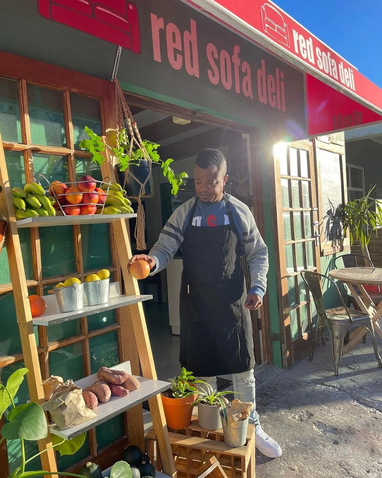 Red Sofa Cafe & Deli